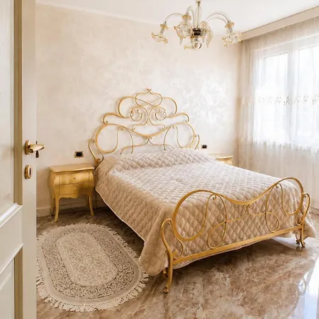 Vila Luxury, Lido Di *