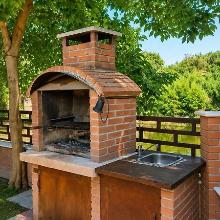 Luxury, Lido Di Vila Benátky