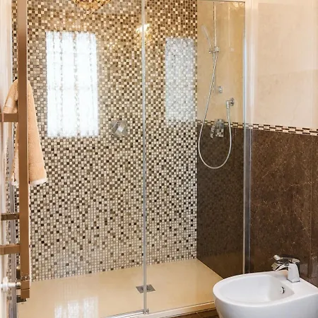 Vila Luxury, Lido Di