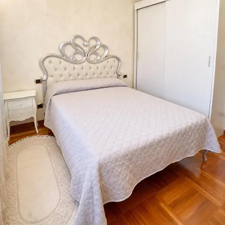 Luxury, Lido Di * Benátky