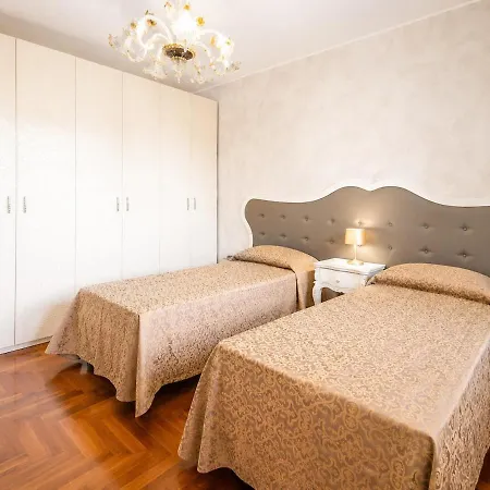 Vila Luxury, Lido Di Benátky
