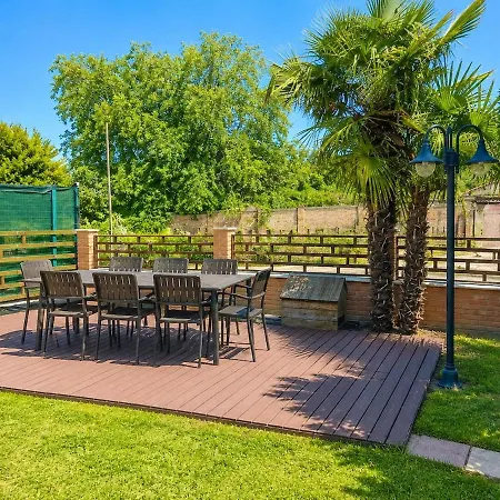 Vila Luxury, Lido Di *