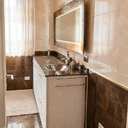 Vila Luxury, Lido Di *