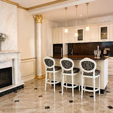 Vila Luxury, Lido Di *