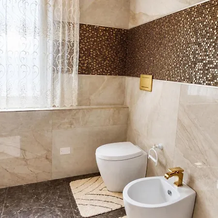 Luxury, Lido Di Vila