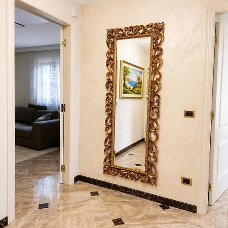 Vila Luxury, Lido Di *
